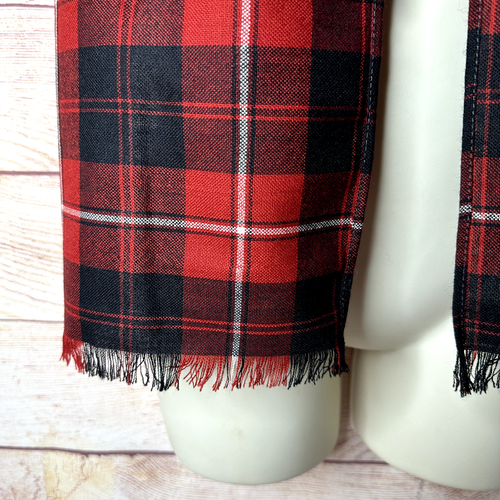 Ingles Buchan Scottish Wool Tartan Plaid Red Black Fringe Women's Scarf Scotland - Picture 4 of 6