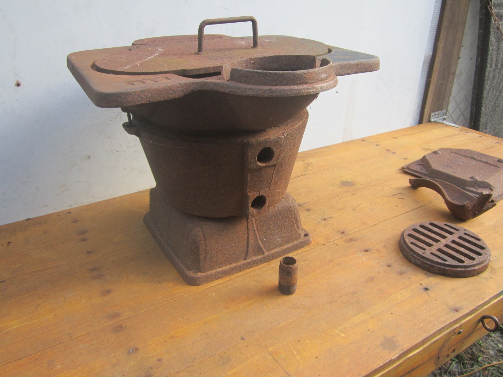 Old Rusty Wood Burning Cast Iron Stove Water Heater BLUEFIELD SUPPLY # 211  fixer | eBay