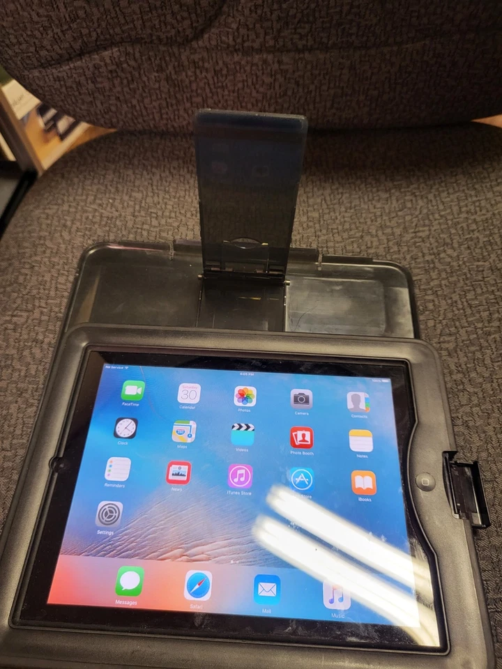 Apple iPad 2 64GB, Wi-Fi + Cellular (Verizon), 9.7in, MC764LL/A - Image 3 of 4