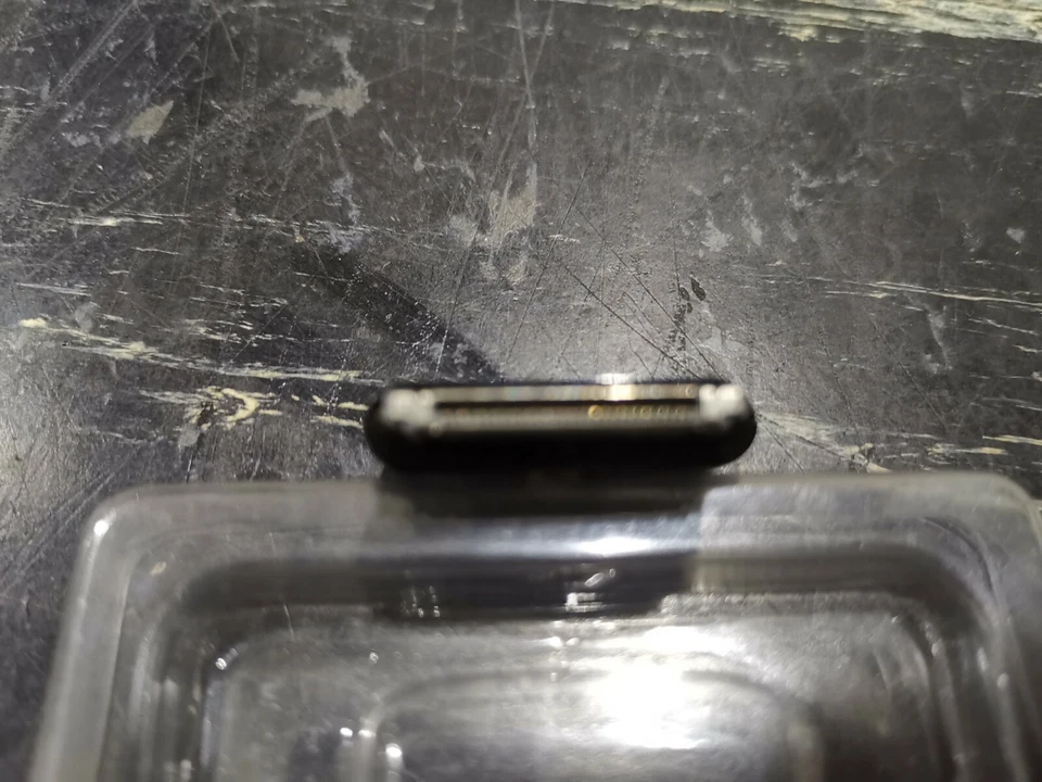 Tiny Bluetooth Stereo Transmitter for Apple iPod, iPhone, iPad with 30-pin - Image 2 of 2