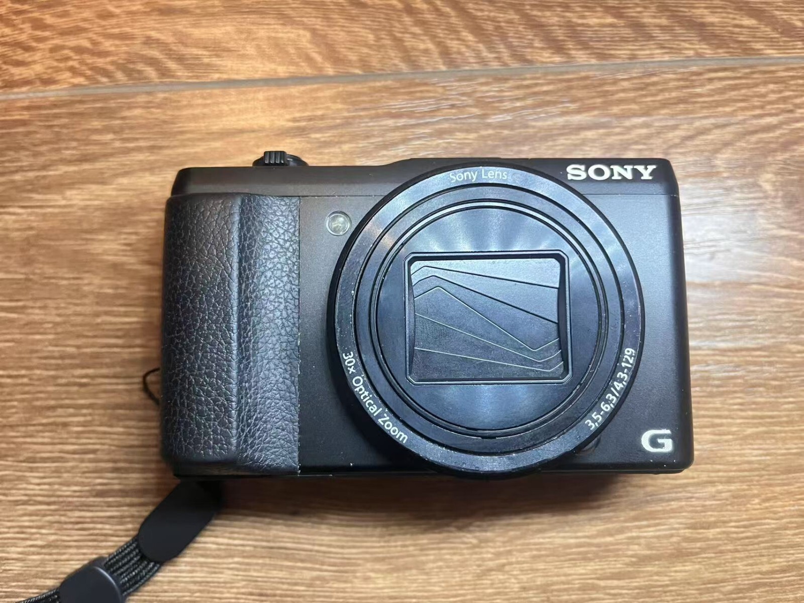 Sony Cyber-Shot DSC-HX50 20.4MP Digital Camera 30x Optical Zoom English Black