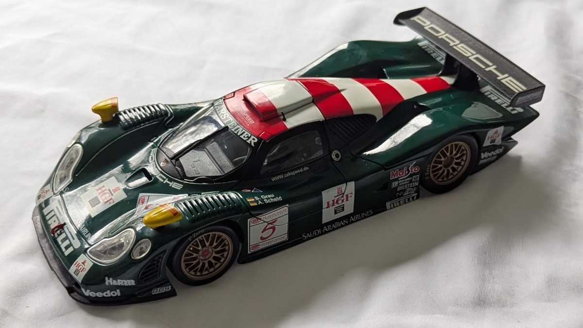 911 gt1 ミニカー 18/1 セール！ Werk83 1/18 Porsche 911 GT1 #17 Fia GT Spa 1997 von