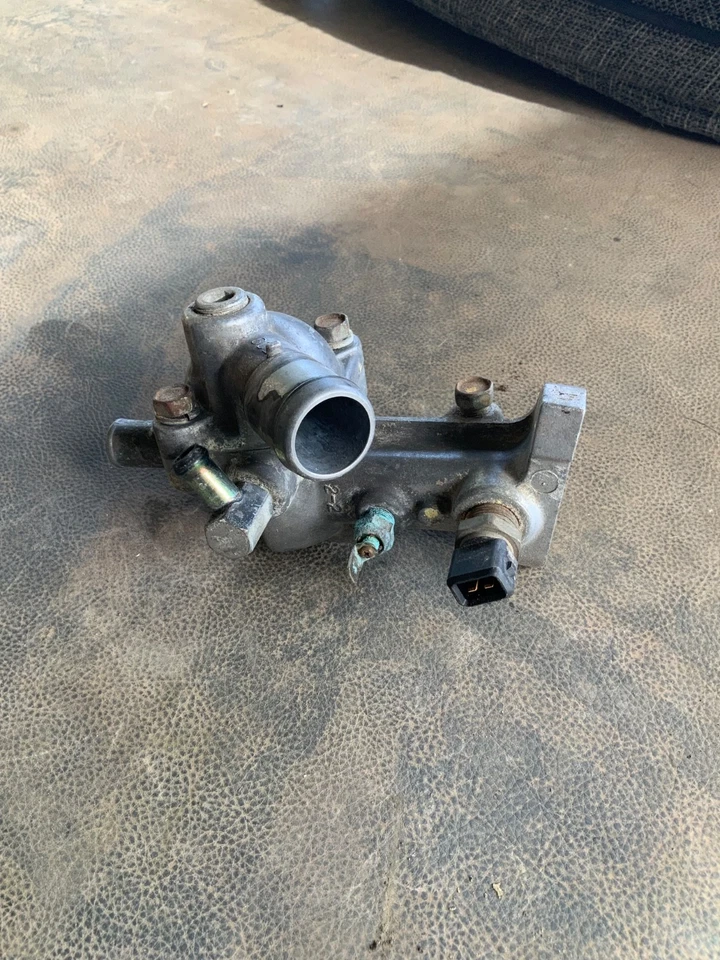 Proton Jumbuck Thermostat housing - image 2 of 2