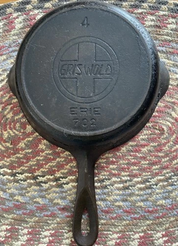 GRISWOLD No. 4 Cast Iron Skillet Slant Logo w/Heat Ring 702 Pan NICE