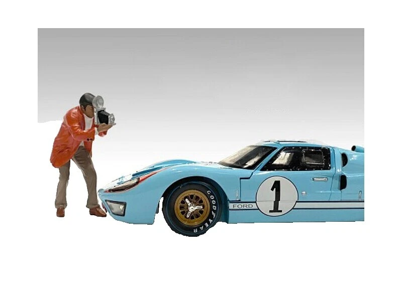 American Diorama 1:24 Contemporary Manufacture Diecast Cars, Trucks & Vans