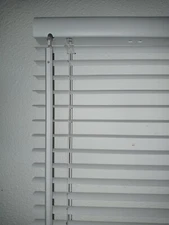 Champion 1 In. Aluminum 25 In. X 72 In. Room Darkening Mini Blind,  484919