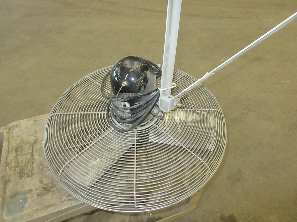 MARLEY INDUSTRIAL FAN, 24ACHA, 24" BLADE SIZE, 2.2 AMPS, 2900-3500 CFM, 27" OD Foto 2 de 4
