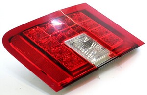 Mercedes W212 Limo A2128200864 SCHLUSSLEUCHTE A2129060258 Heckklappe Rechts LED