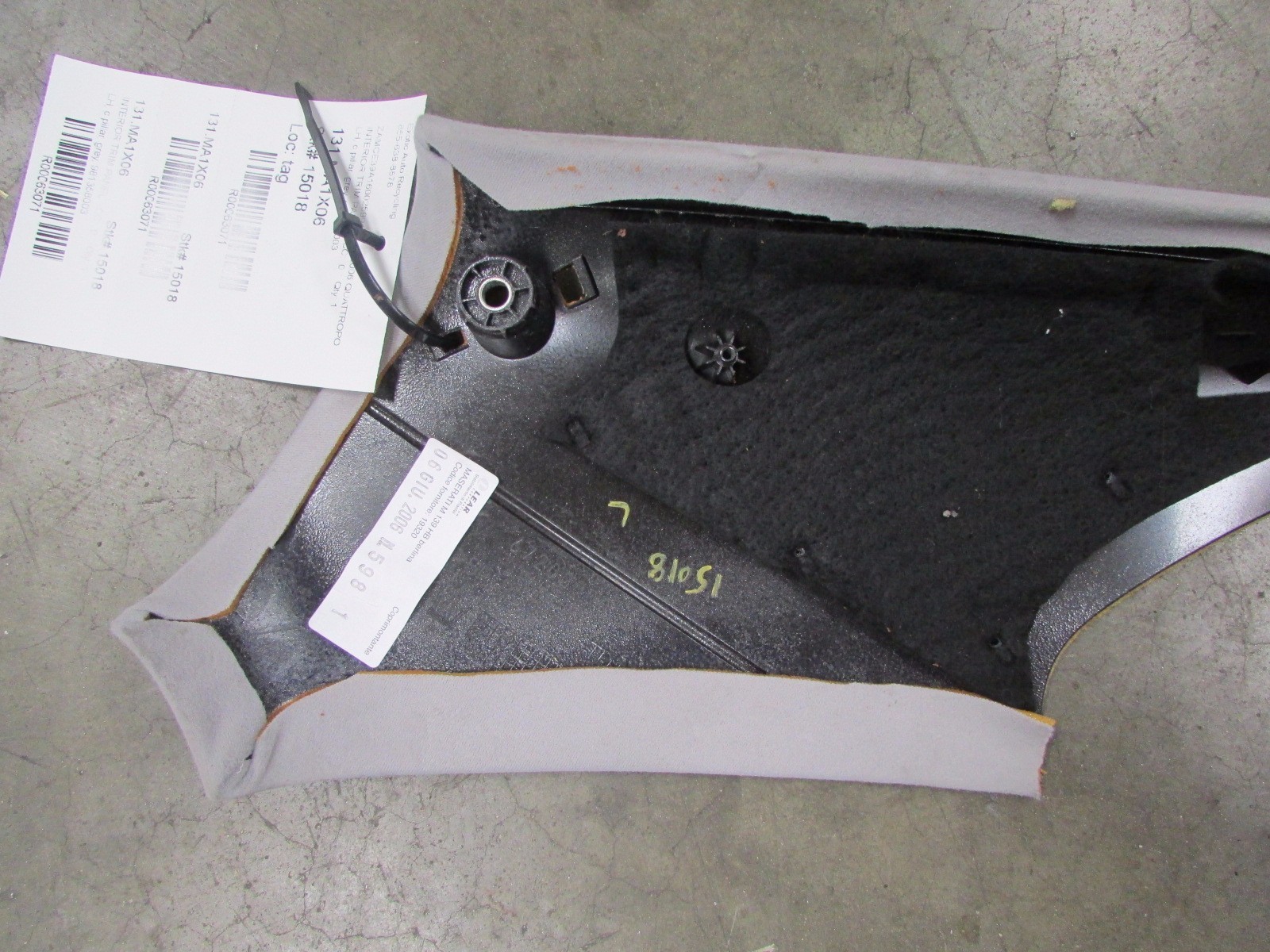 Maserati Quattroporte, LH, Left, C-Pillar Trim Panel, Grey, Used, P/N 981358003