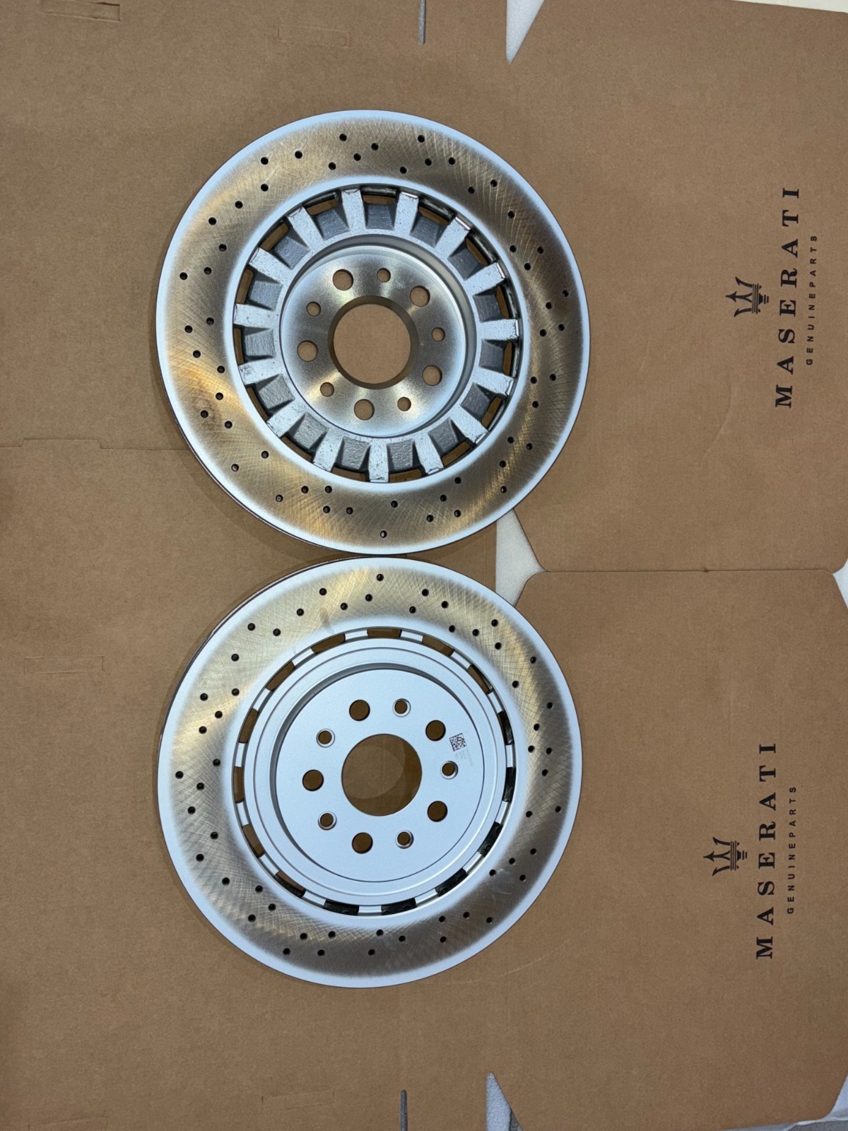 OEM 2014-2022 Maserati Ghibli Quattroporte 3.0L/2.0L front brake pads rotors