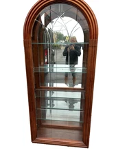 66655 Dome Top Mahogany ETCHED Glass  PULASKI China Cabinet Curio