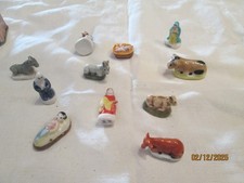 LOT DE 11 FEVES         THEME   LA CRECHE  DE  NOEL