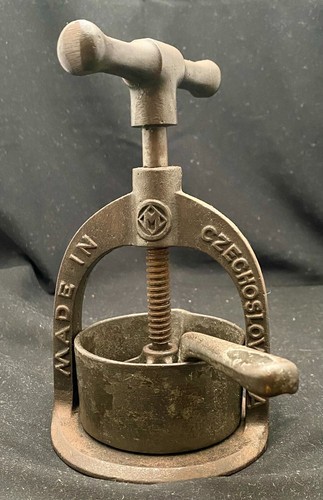 RARA PRENSA DE JUGO DE CARNE DE HIERRO FUNDIDO CHEQUIA VINTAGE, FUNCIONA BIEN, MARCADA c1920 g+ - Imagen 3 de 13