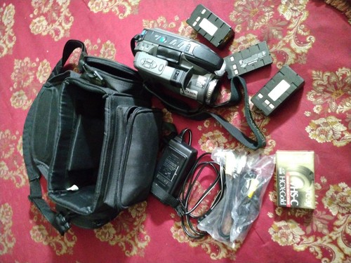 Panasonic Palmcorder PV-L600D VHS-C Camcorder 18X Zoom 3 LCD Working TESTED - Picture 2 of 21