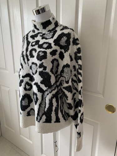 FOREVER 21 CUTE ANIMAL PRINT ACRYLIC NYLON LONG SLEEVE SWEATER - SIZE S - Picture 3 of 10
