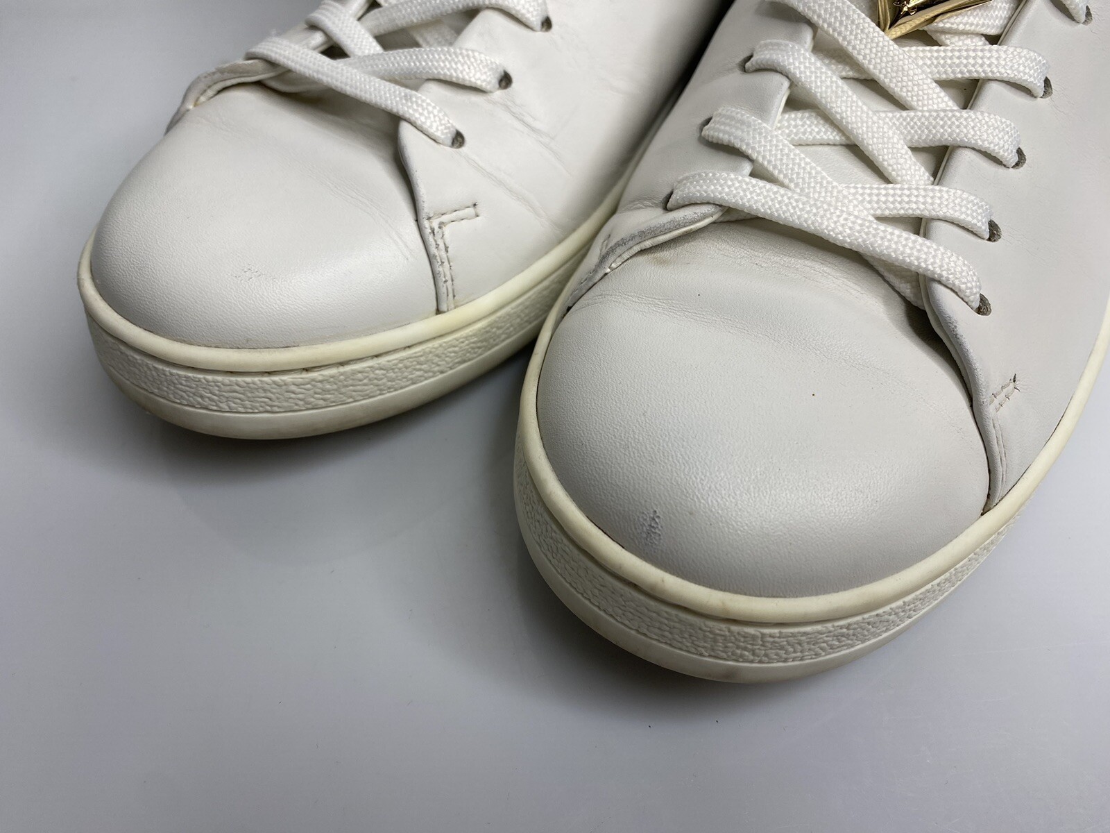 Women’s Louis Vuitton Sneakers Frontrow V Emblem Leather White Size 38,5 image 3