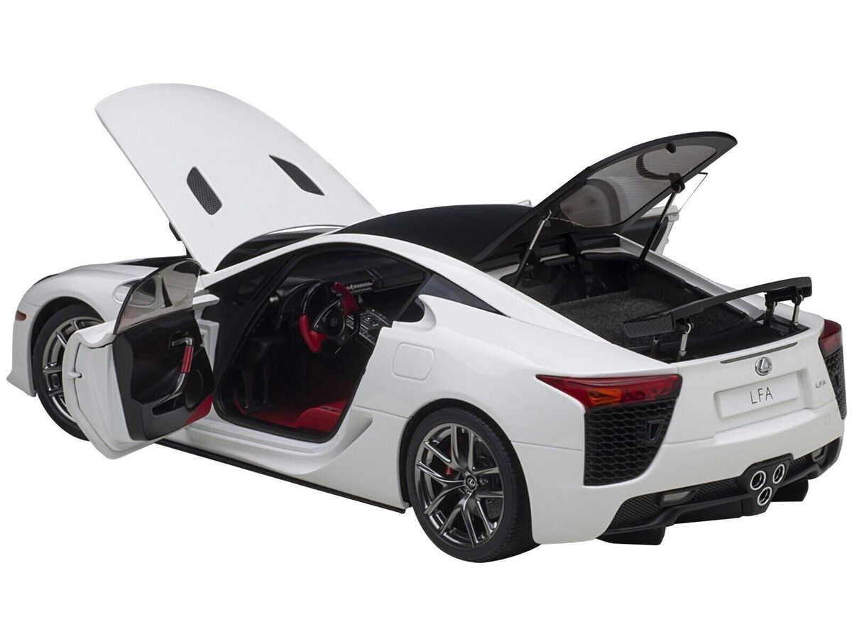 1/18 Lexus LFA Whitest White W/Carbon Red Interior Model Car 1/18 Lexus LFA Whitest White W/Carbon Red Interior Model Car