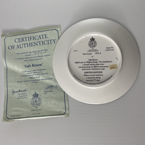 6 Vintage Picture Wall Plates The DamBusters By Royal Worcester with 5 COA’s - Picture 3 of 16
