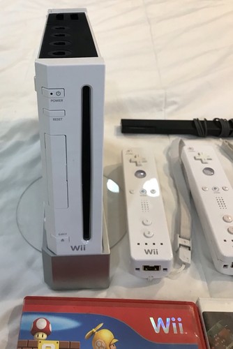 Nintendo Wii Console + 16 Games (Paper Mario + Mario Galaxy + Guitar Hero) - Picture 11 of 11