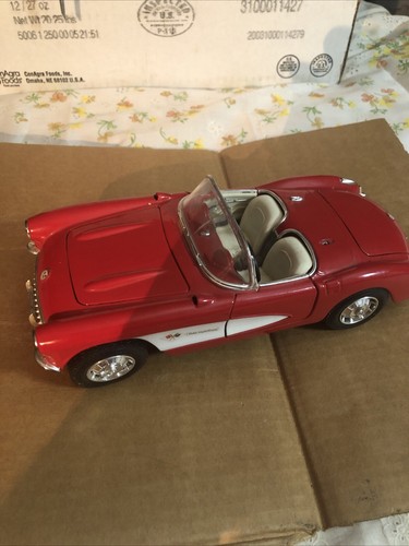 Road Legends 1:18 Scale 57 Chevy Corvette