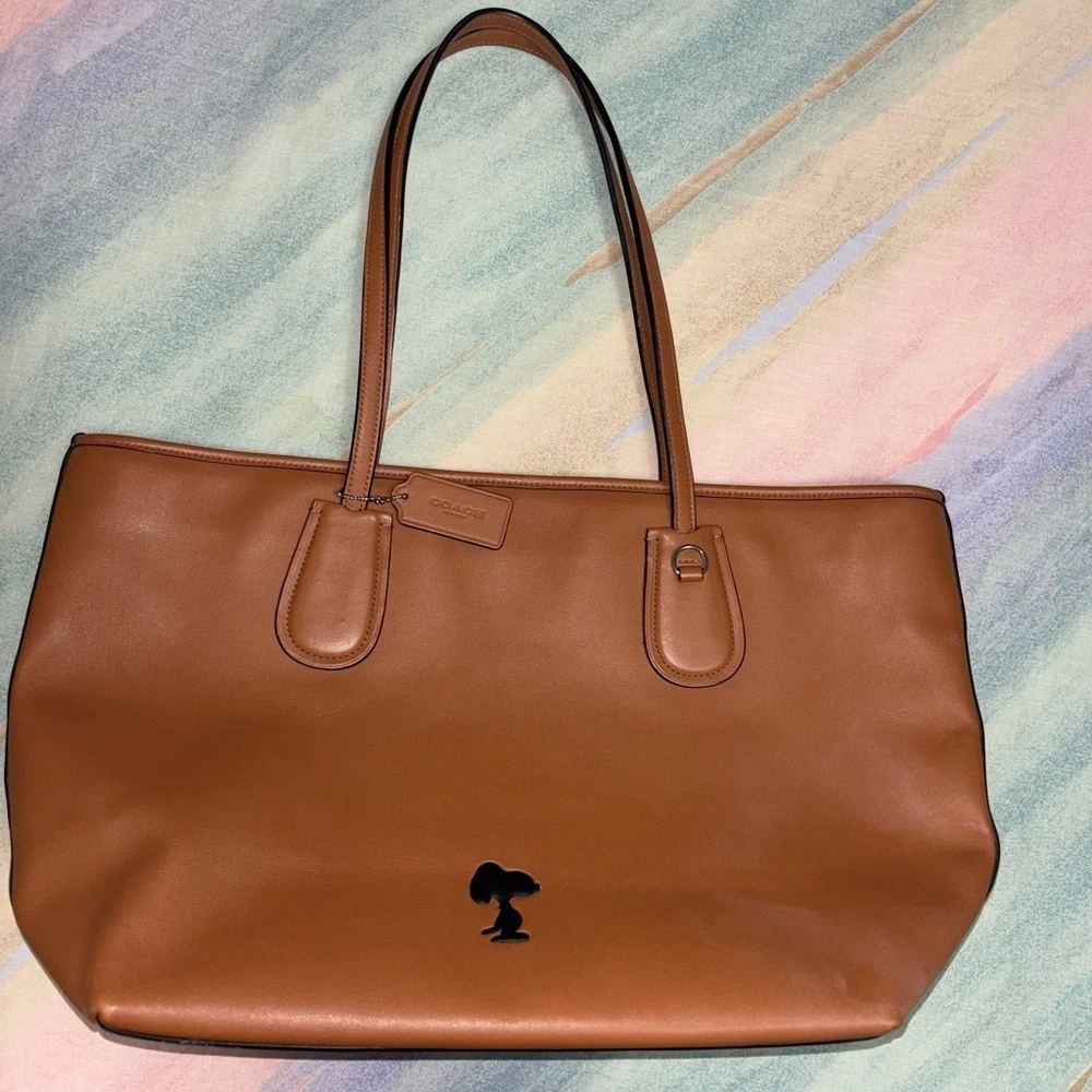 Preços baixos em Bolsas Femininas Coach Snoopy Tote | eBay