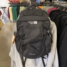 The North Face Pivoter Everyday Hiking And School Backpack - Black 29L