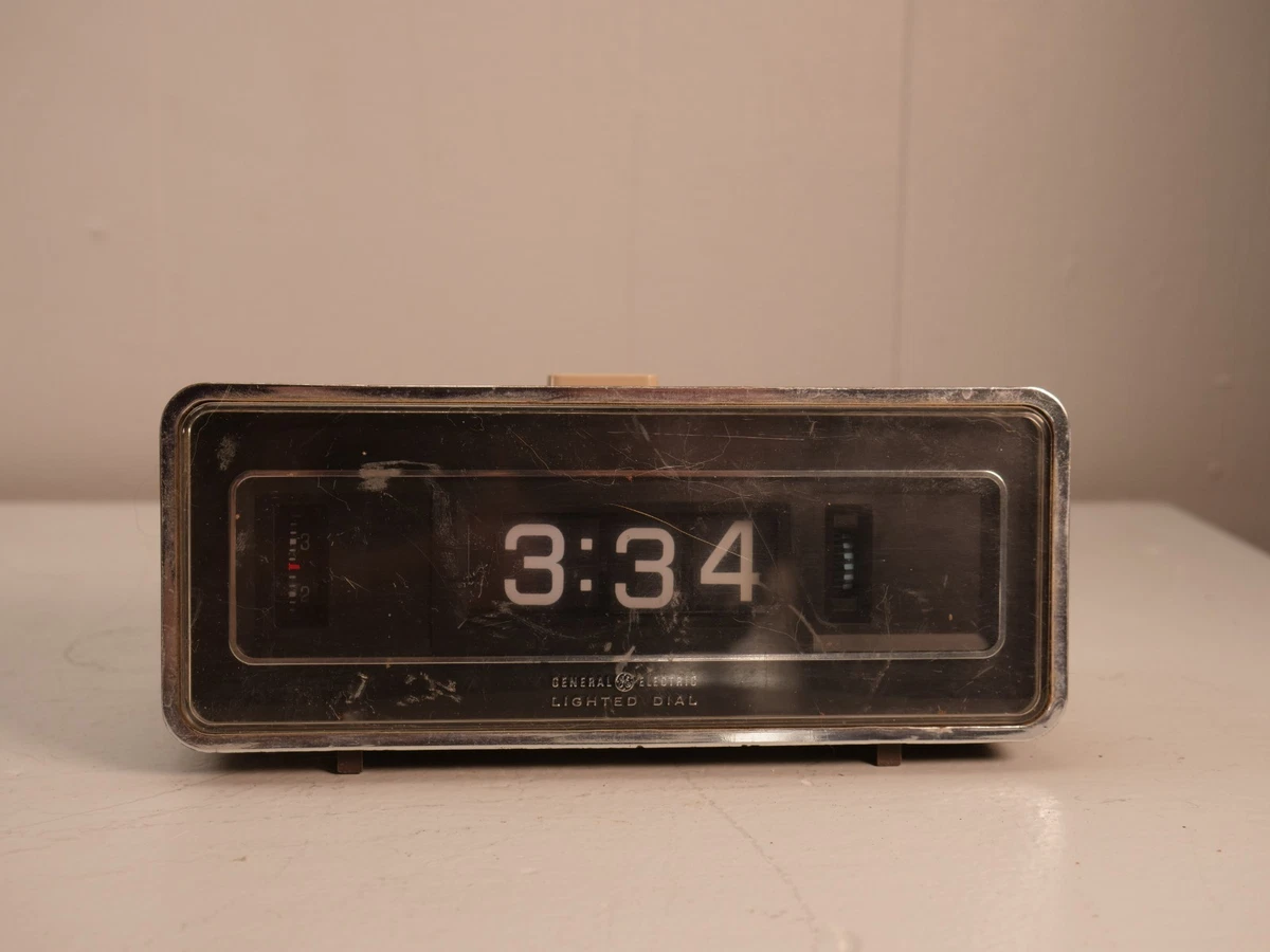 Vintage GE General Electric Model 8120 Brown Flip /Roll w/Alarm