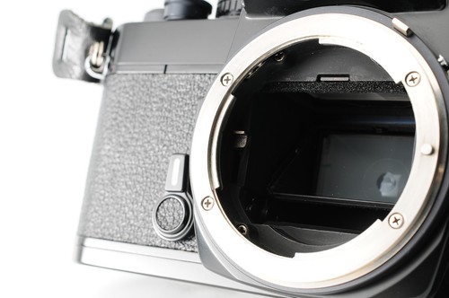 【Near MINT】Nikon FE Black Body SLR 35mm Film Camera From JAPAN - Picture 2 of 12