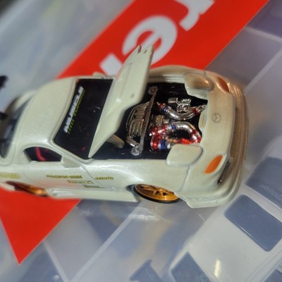 Muscle MACHINES 1/64 Scale Import Tuner Mazda RX-7 Diecast Car