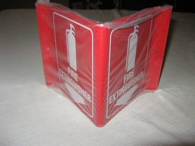 Prinzing Fire Extinguisher Arrow Sign Plastic Angle Rigid 3D V1FE15A 6'' x 6'' NEW