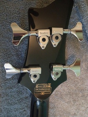 Schecter bass guitar 4 string