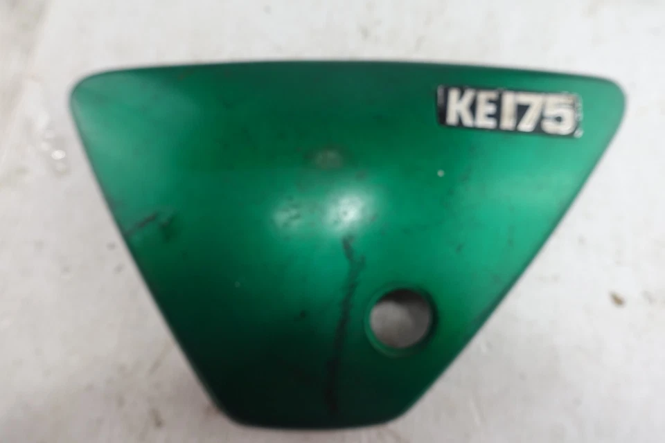 1976 KAWASAKI KE175 KE 175 ENDURO KE175B Left  SIDE COVER G3D Foto 2 de 4