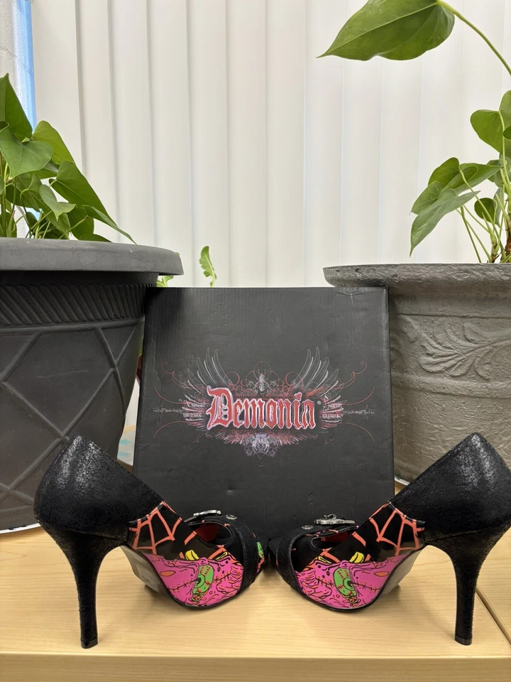 Salto Demonia Zombie Pleaser tamanho 8 - Imagem 2 de 4