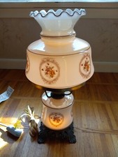 VTG 1973 QUOIZEL INC ABIGAIL ADAMS FLORAL HURRICANE PARLOR TABLE LAMP 3 WAY 17”