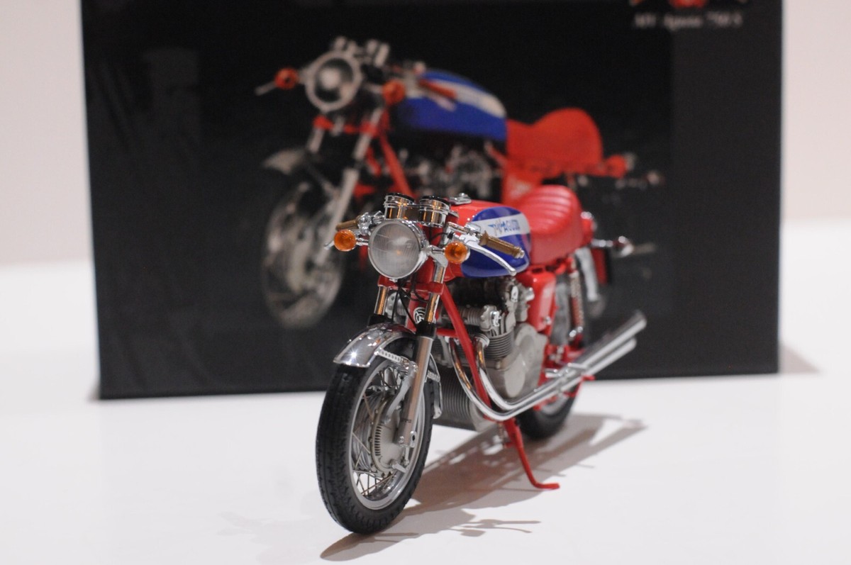 MV Agusta 750S ミニカー Minichamps 1/12 Scale MV Agusta 750S Motorcycle Model