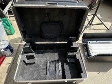 Kino Flo Diva-Lite DIV 401 Two Light Kit with Road Flight Case Bulbs Grids