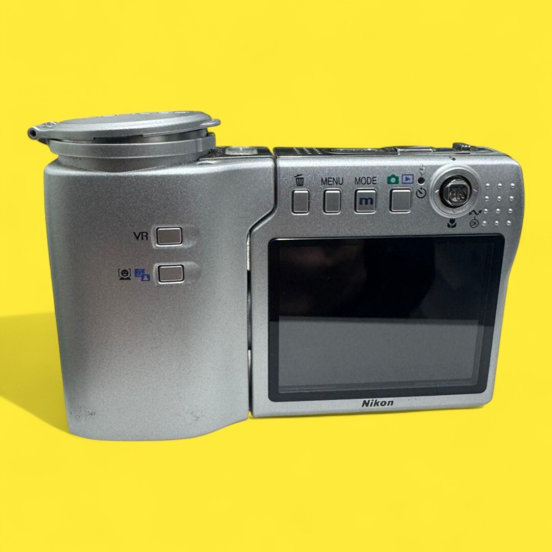デジタルカメラ Nikon COOLPIX S10 VR Nikon COOLPIX S10 6.0MP Digital Camera - Silver for sale
