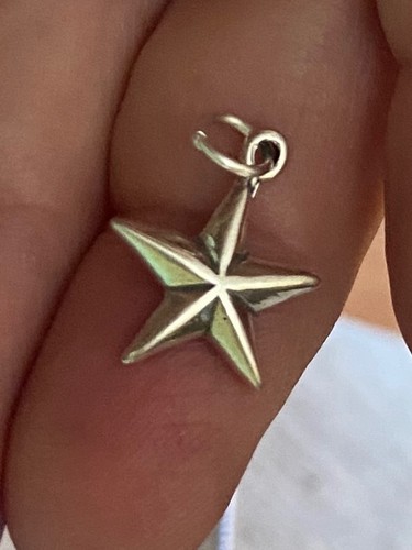 Sterling Silver 15x18mm 5 Point Raised Detail Star flat back Charm - Picture 2 of 7