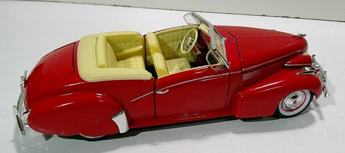 Used 1940 Cadillac Series 62 Convertible Sedan National Motor Museum Diecast Red