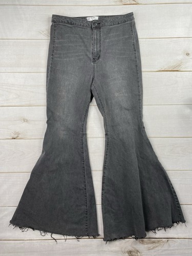 Free People Just Float On Flare Jeans in Washed Black Sz 32 Stretch Denim Hippie - Foto 1 di 12