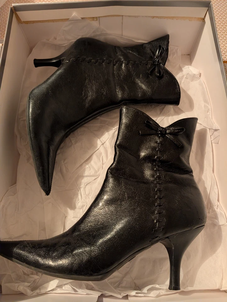 Jessica Simpson Ankle BLACK BOOTS Velma Nappa Distressed Zip Booties Size 8.5 - Image 3 of 4