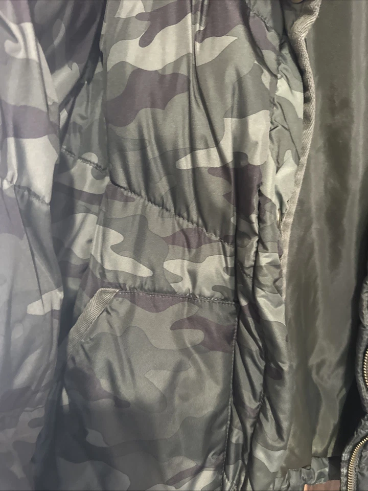 Chaqueta acolchada camuflada azul marino antigua cuello alto cremallera frontal para mujer talla mediana Foto 3 de 4