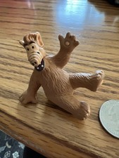 Vintage 1988 Russ Alien Toys ALF Figure 1.75" Sitting/Laying Down Brown Rubber