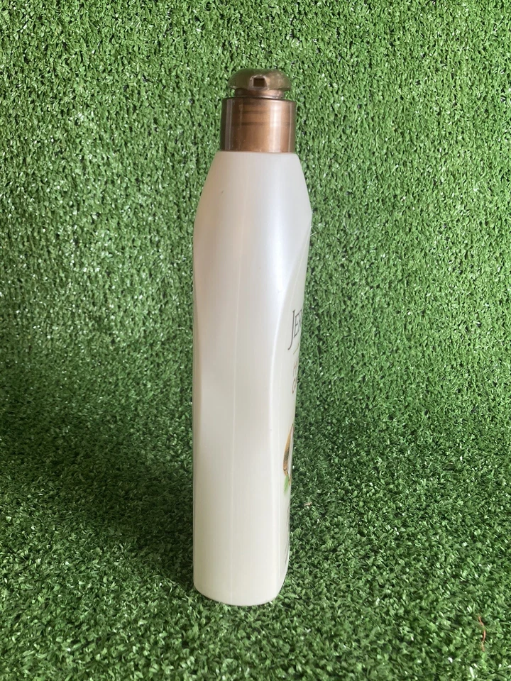 Jergens Hydrating Coconut Body Lotion infused with coconut oil 16.8OZ - Image 4 of 4