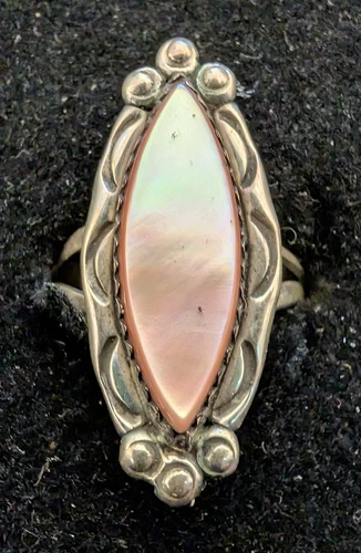 Vintage Womans Sterling Silver Three Beads Shell Pink Mother of Pearl Size 6