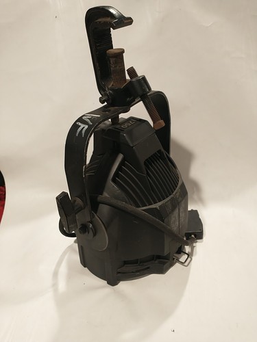 ETC Source Four Par Lamp Stage & Theater Lighting With A Hook , Outdoor Indoor - Picture 7 of 7