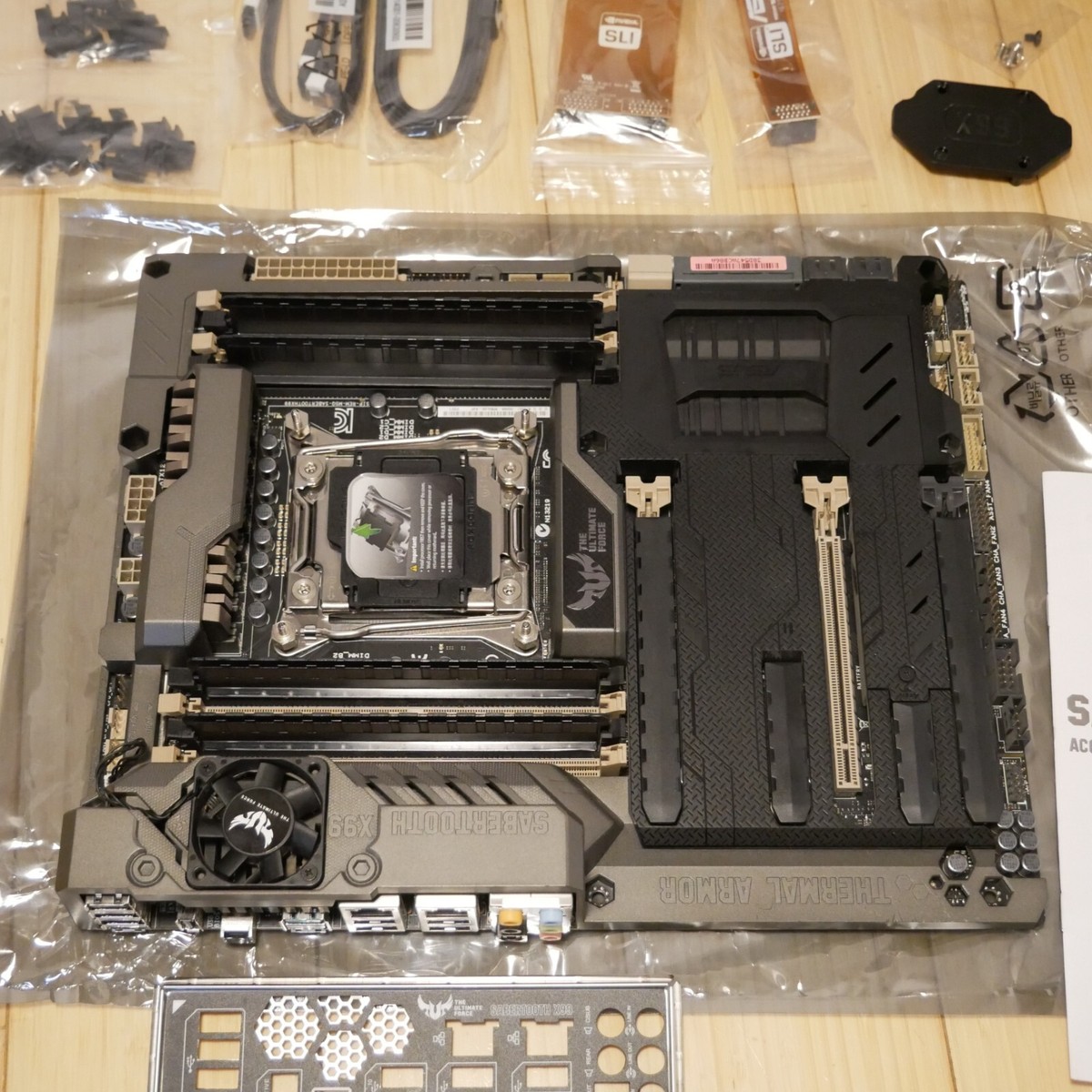 ASUS SABERTOOTH X99 TUF Motherboard for LGA2011-V3 CPU, DDR4 ASUS SABERTOOTH X99 TUF Motherboard for LGA2011-V3 CPU, DDR4
