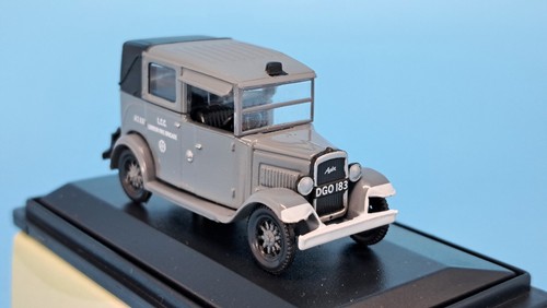 Oxford Commercials 76AT003 - OO Gauge - 1:76 - Austin Taxi - London Fire Dept. - Picture 8 of 12