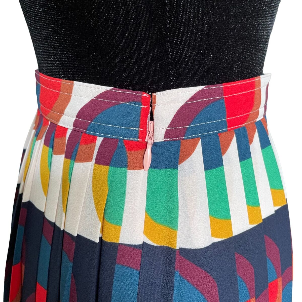 スカート Multi Coloured Striped Midi Skirt A Woven Midi Skirt Multicolored Stripe Print – Elegant Lioness