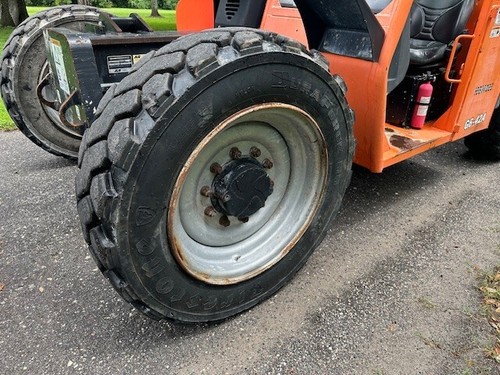 2015 JLG G6-42A TELEHANDLER - 4X4X4 - 8FT FORKS - FULLY SERVICED - SOLID TIRES - Picture 14 of 17